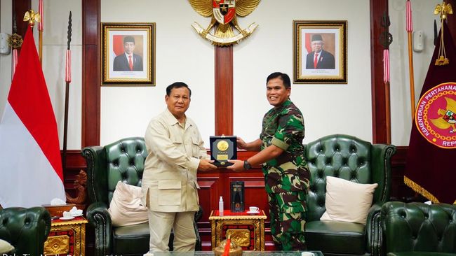 Prabowo Subianto Perkuat Maritim Lewat KRI Brawijaya-320