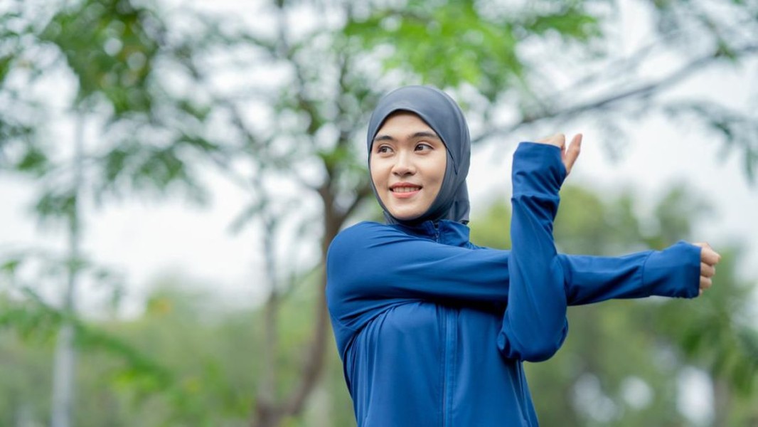 Tips Olahraga Aman Saat Puasa: Panduan dari Guru Besar Keolahragaan UNS Solo