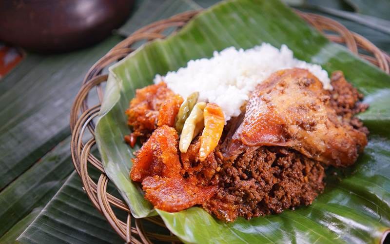 Menikmati Gudeg Autentik: 8 Rekomendasi Kuliner Terbaik di Sleman