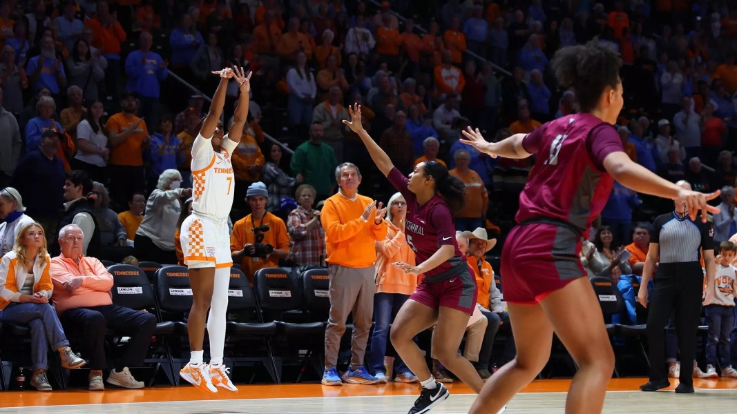 Perubahan Besar-besaran di Dunia Pelatihan Bola Basket Perguruan Tinggi: FSU, Indiana, Miami, Utah, dan Virginia Membuka Lowongan Pekerjaan