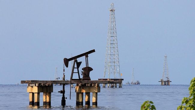 Harga Minyak Mentah Menguat Dipicu Stimulus China dan Ketegangan AS ke Iran