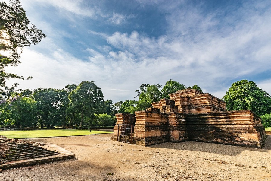 Wisata Sosial Budaya Dekat Tempino, dari Candi Hingga Kerajinan Resam