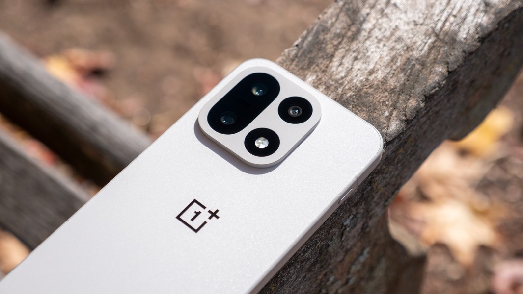 Bocoran Spesifikasi OnePlus 16 Terbaru dengan Layar Super Mulus dan Baterai Raksasa 9000 mAh