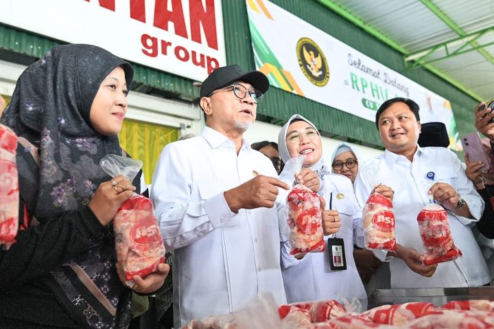 Menko Pangan Pastikan Hasil Ternak Lokal Diserap Maksimal Untuk Program MBG