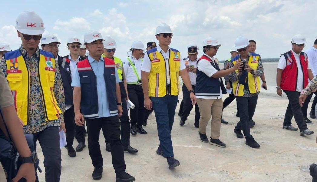 Menko Infrastruktur AHY Tinjau Progres Jalan Tol Palembang Betung Garapan Hutama Karya