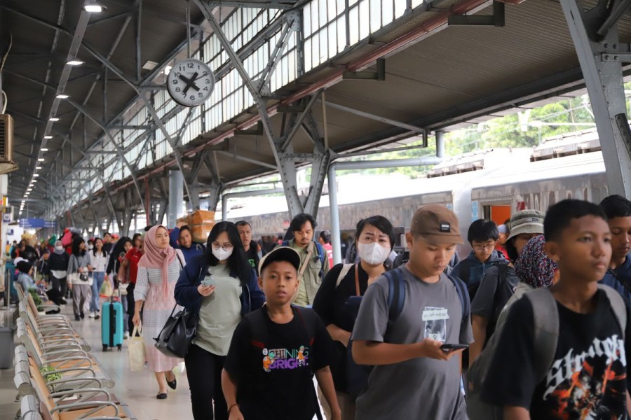 KAI Group Layani 157 Juta Penumpang Hingga April 2025: Peningkatan Signifikan dan Peran Strategis dalam Mobilitas Nasional