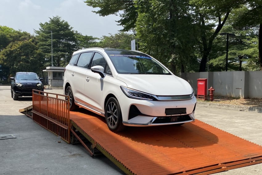 BYD M6 Hadir dengan Spesifikasi Fitur Terbaru Mobil Listrik