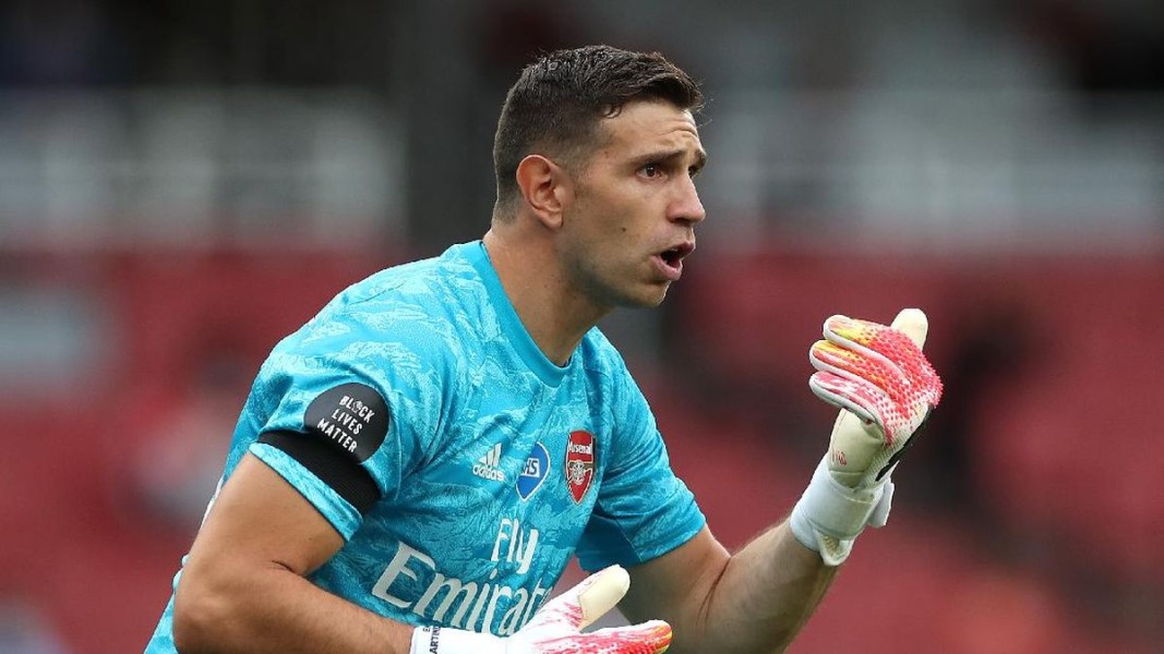 Emiliano Martinez: Keputusan Tepat Meninggalkan Arsenal dan Karier Cemerlang di Aston Villa