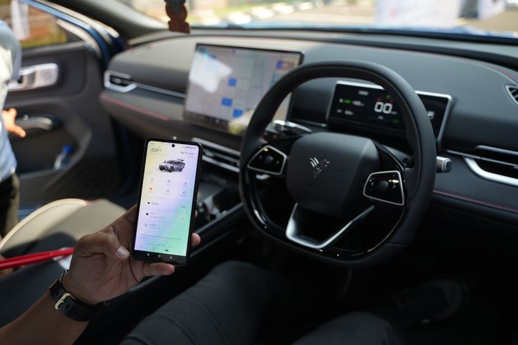 Tips Berkendara Mobil Listrik untuk Pemula