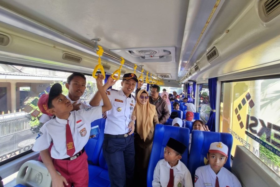 Pemkot Kediri Perkenalkan Transportasi untuk Pelajar