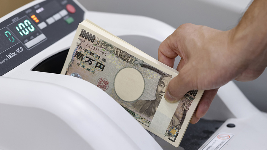 Mata Uang Asia Melemah di Tengah Libur Hari Buruh, Dolar AS Pulih Tipis, Yen Jepang Tertekan
