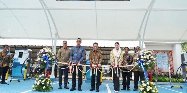 Kemendag Resmikan SPKLU, Penggunaan Mobil Listrik Semakin Hemat