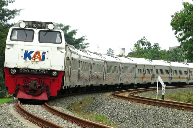 Kereta Api Ambarawa Ekspres: Solusi Transportasi Nyaman dari Semarang ke Surabaya