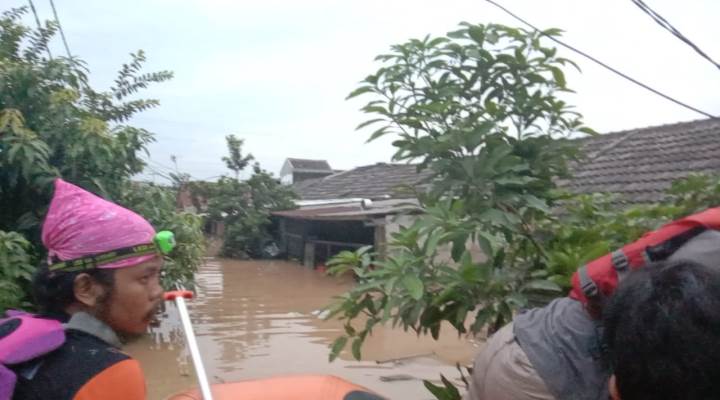 Banjir Genangi Perumahan Pesona Kademangan, Tangsel