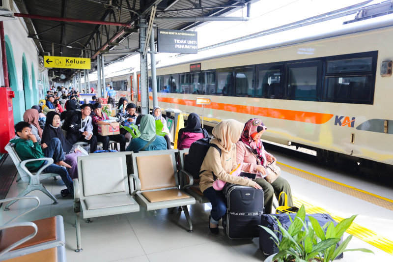 Tiket KAI Mudik Lebaran Ludes Terjual, Catat Rekor Baru Tahun Ini