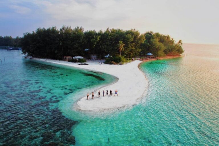 Karimunjawa, Surga Tersembunyi dengan Pesona Alam dan Budaya