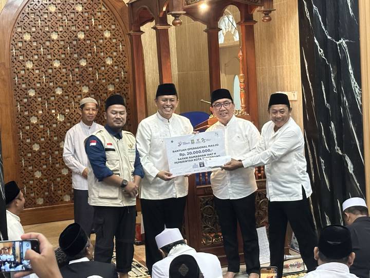 Pemerintah Kota Tangerang Salurkan Dana Hibah Puluhan Juta Melalui Tarawih Keliling