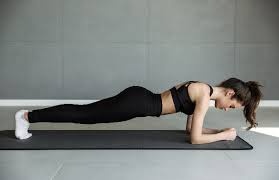 Plank untuk Penderita Skoliosis: Aman Dilakukan atau Perlu Modifikasi Khusus agar Tidak Berisiko