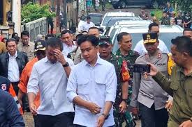 Wapres Gibran Distribusi Bantuan Logistik kepada Korban Bencana Keretakan Tanah di Sukabumi