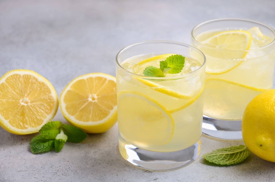 Ini 5 Efek Minum Air Lemon Pagi Hari Menurut Dokter