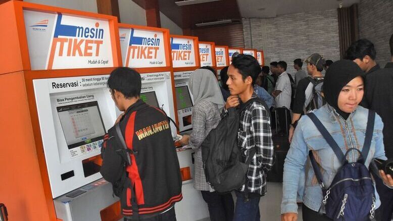 KAI Tegas Bantah Dugaan Percaloan Tiket Kereta Api di Tengah Sorotan Publik KAI Tegas Bantah Dugaan Percaloan Tiket Kereta Api di Tengah Sorotan Publik
