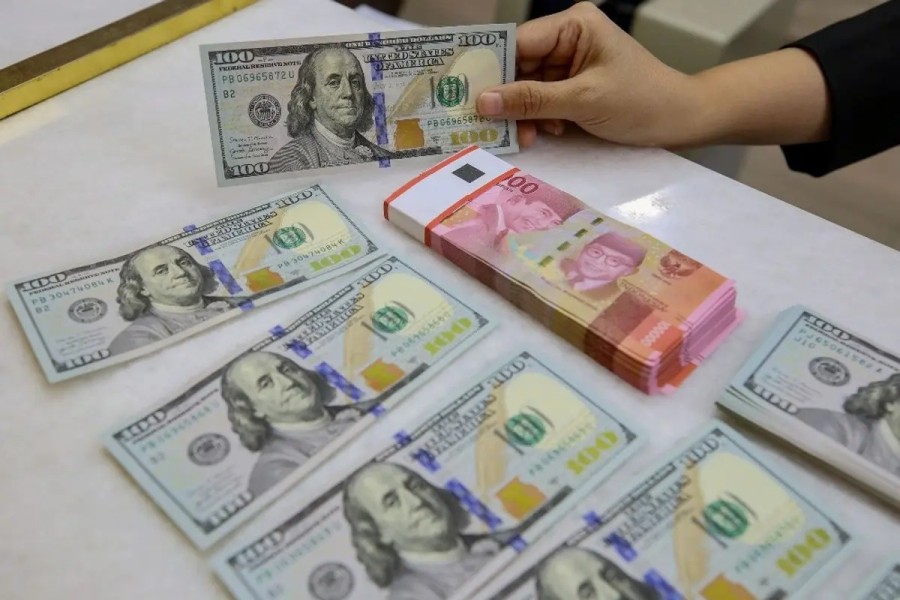 Nilai Tukar Rupiah Hari Ini Diprediksi Melemah Tertekan Dolar AS Global