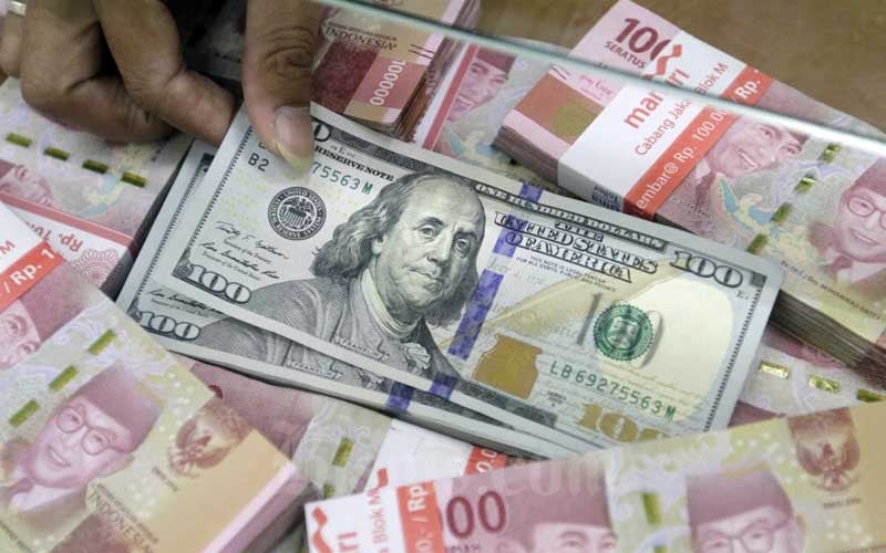 Rupiah Melemah Usai Libur Lebaran, Kurs Dolar AS di BCA, Mandiri, BRI, dan BNI Tembus Nyaris Rp17.000