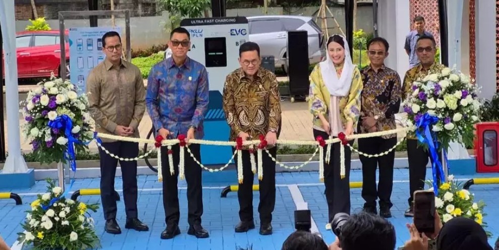 PLN Dan Kemendag Resmikan SPKLU Dorong Ekosistem Kendaraan Listrik