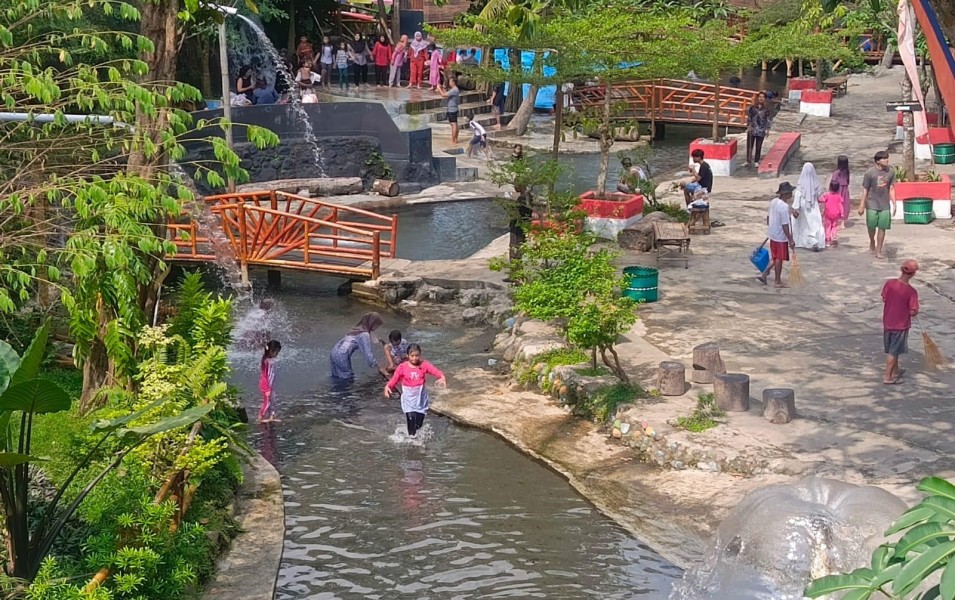 Pinang Bayam Bangkitkan Ekonomi Lewat Wisata Desa