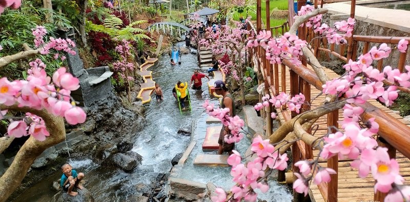 Polsek Wonosari Tingkatkan Keamanan dengan Patroli Dialogis di Wisata Air Terjun Tanaka untuk Pengunjung dan Masyarakat Sekitar