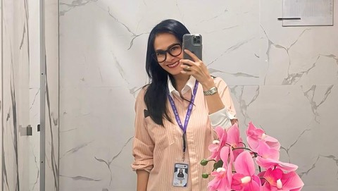 Kesibukan Artis Tak Halangi Ersa Mayori Tempuh S2 Lagi