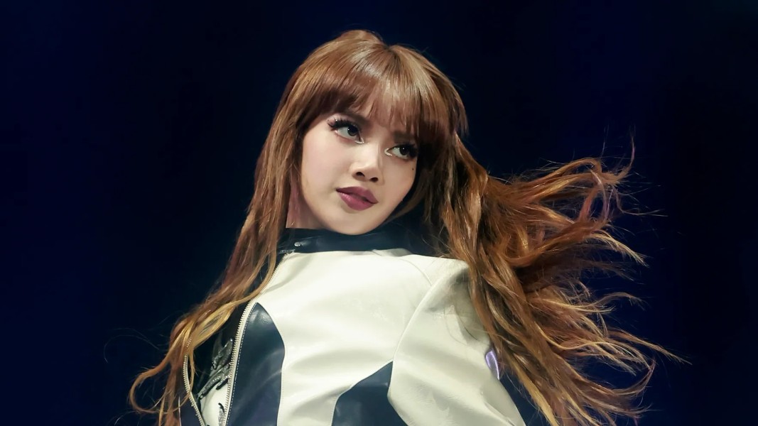Lisa Blackpink Gelar Flea Market Amal