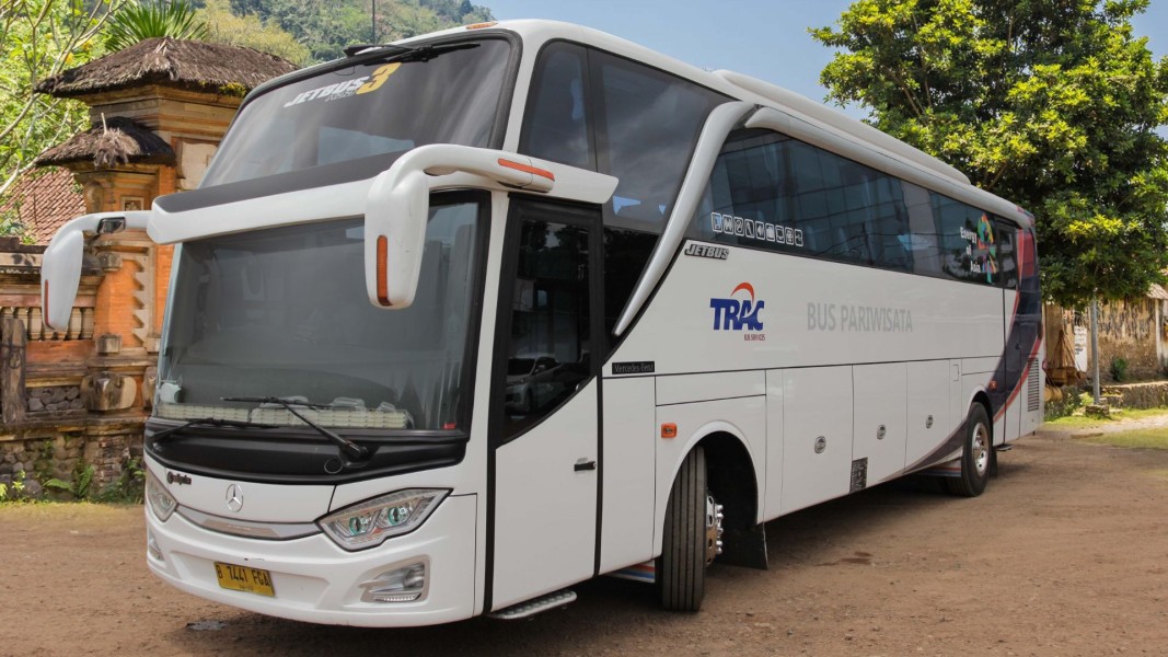 Bebas Cemas Saat Wisata Sekolah: Sewa Bus Terpercaya dari TRAC