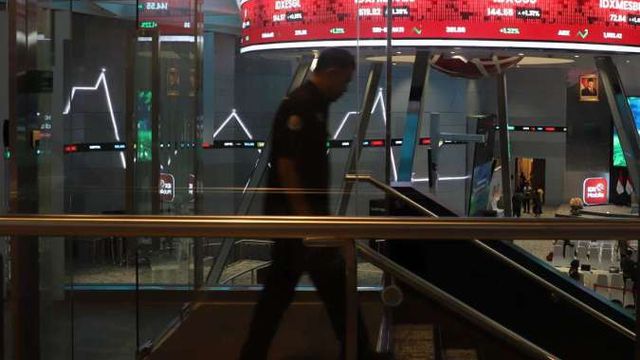 Saham BBCA Anjlok Hampir 13 Persen, IHSG Terjun Bebas Usai Libur Lebaran hingga BEI Lakukan Trading Halt