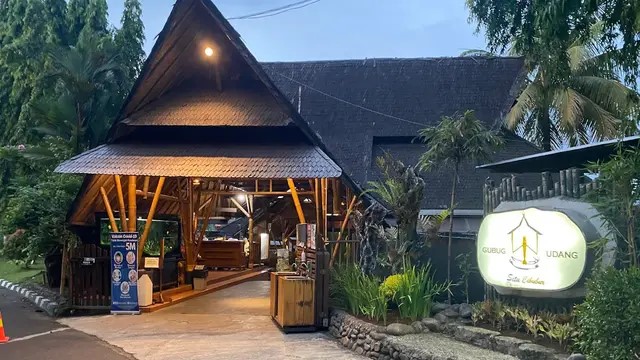 12 Pilihan Kuliner Malam Depok Terfavorit Untuk Keluarga Pasangan