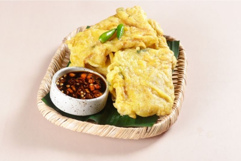 Wisata Kuliner Purwokerto: Tempe Mendoan Gurih Legendaris Wajib Coba