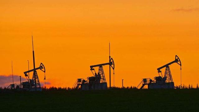 Harga Minyak Turun 1 persen di Awal Pekan, Brent Rp 67,1 per Barel