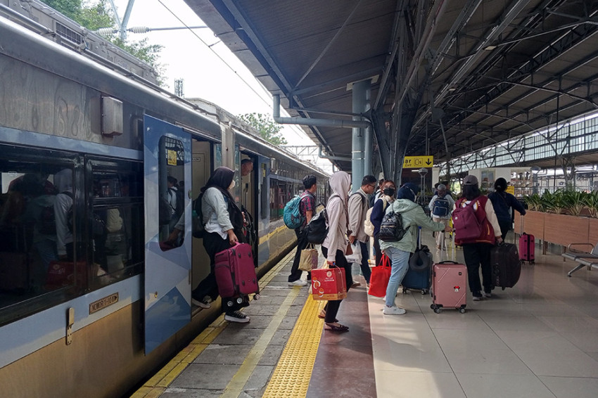 Harga Tiket Kereta Api Terjangkau untuk Mudik Lebaran 2025, KAI Pastikan Kenyamanan dan Keselamatan Penumpang