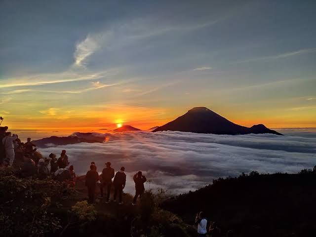 Dieng, Negeri Awan dengan Pesona Alam dan Budaya