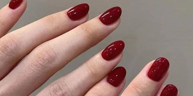 12 Ide Nail Art Polos Elegan Cantik Minimalis Untuk Kuku Menawan