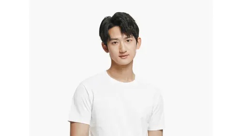 4 T-Shirt Calvin Klein untuk Bapak-Bapak Tetap Stylish