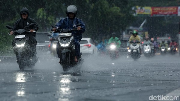 BMKG Prediksi Cuaca Ekstrem Masih Mengancam Indonesia Pekan Depan