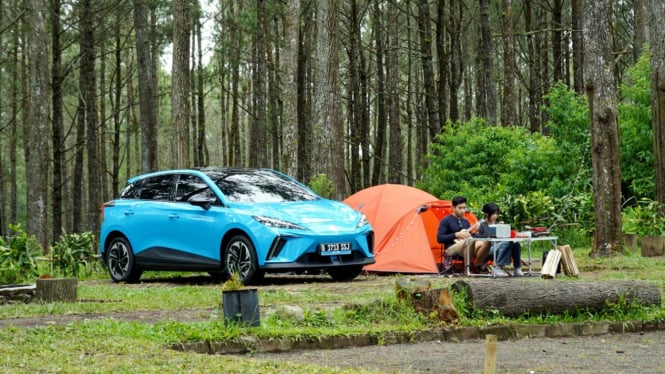 Mengecas Mobil Listrik Ini Secepat Isi Bensin