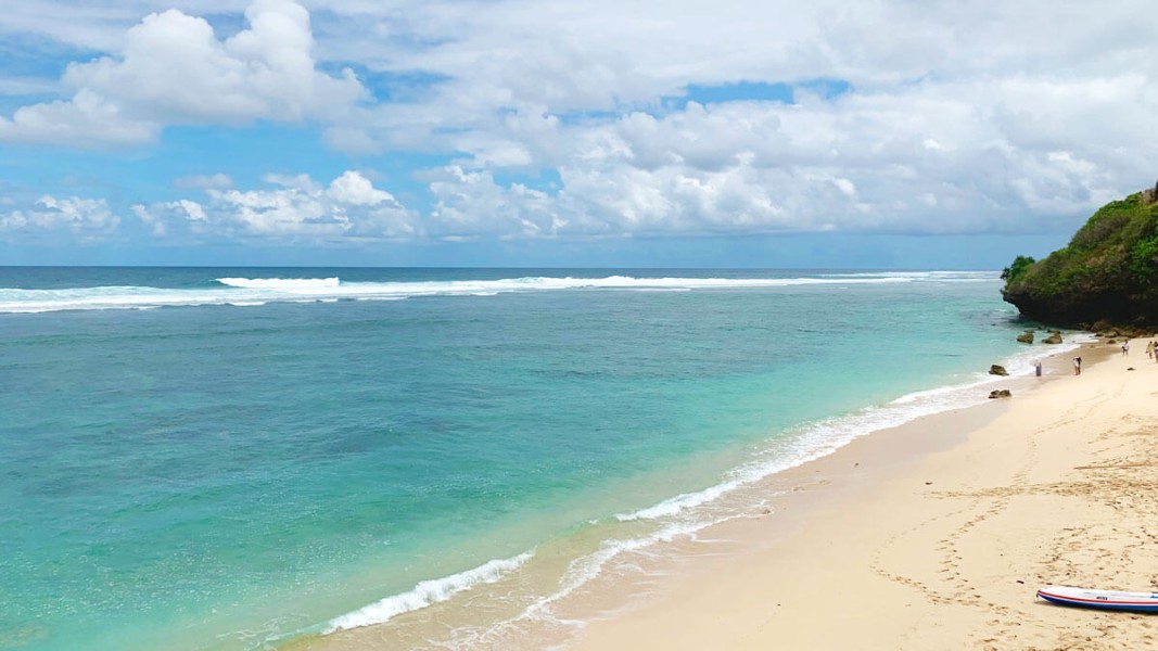 Kenalan dengan Pantai Gunung Payung yang Ada di Pulau Bali