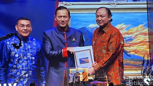 Profil Low Tuck Kwong Raja Batu Bara Pembeli Lukisan SBY