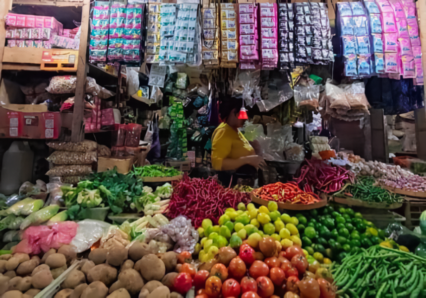 Sembako Terjangkau Ramaikan Pasar Murah Mamuju
