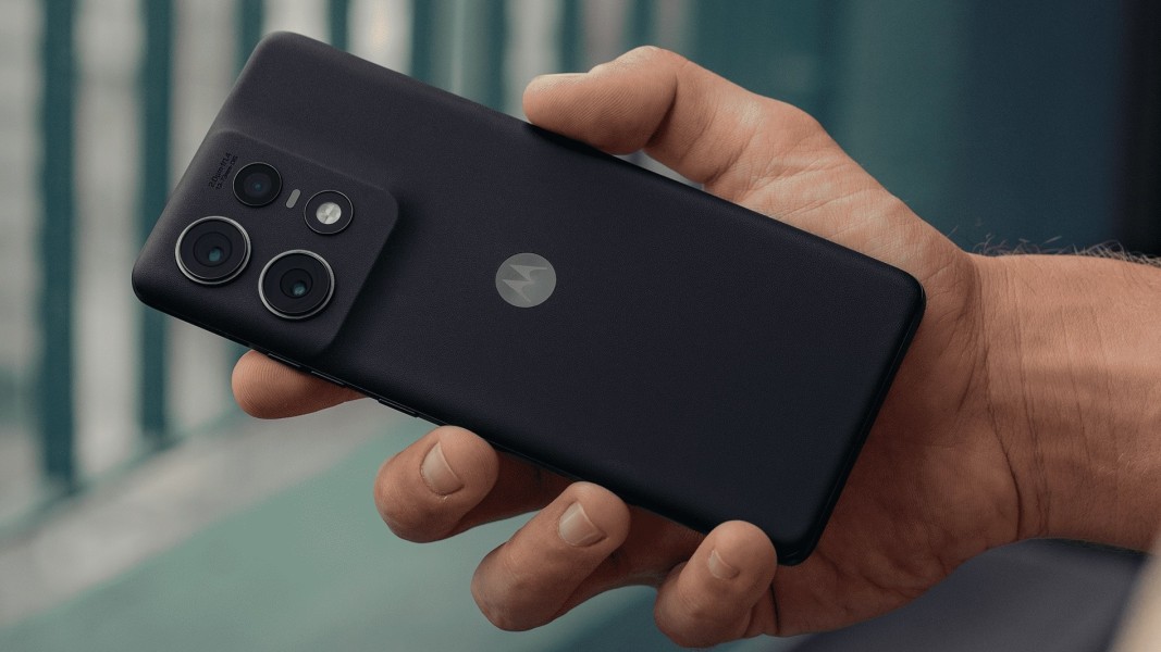 Motorola Edge 50 Pro, Perpaduan AI dan Desain Premium