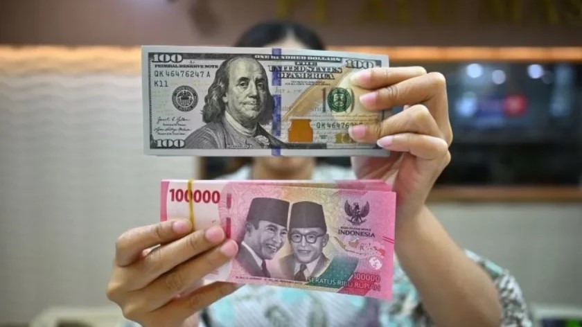Rupiah Menguat Tipis, Ini Arah Pergerakan Kurs Terhadap Dolar AS Hari Ini