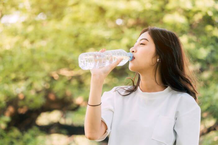 Minum Air yang Cukup Setiap Hari Agar Jantung dan Tubuh Tetap Sehat
