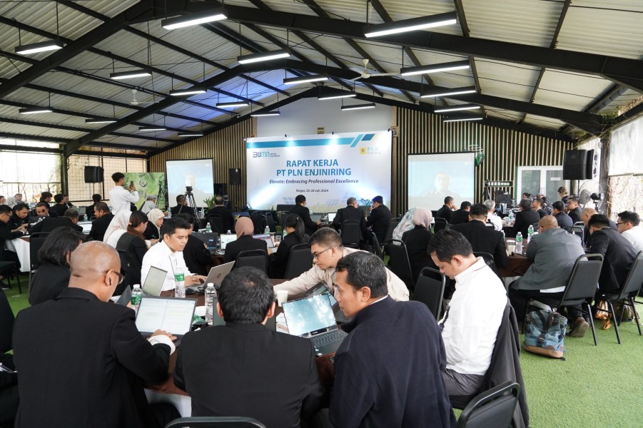 Rapat Kerja Semester 1 Merancang Kinerja Terbaik 2024 Bersama PLN Enjiniring